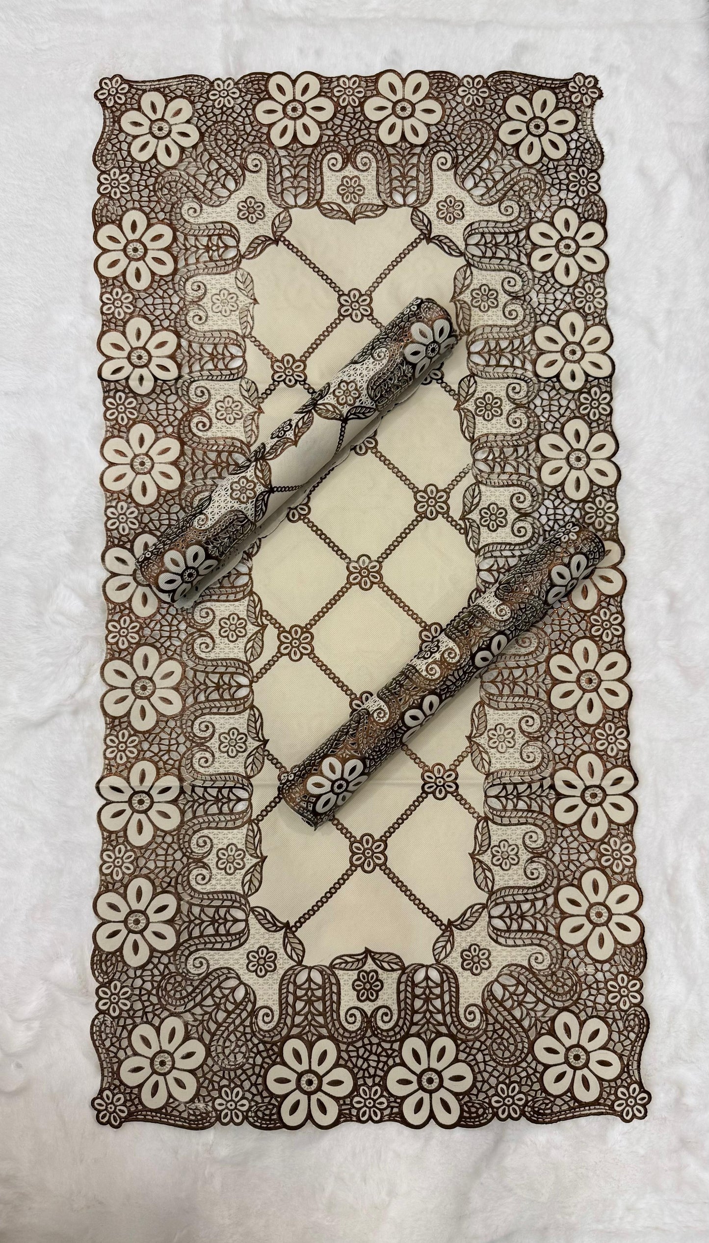 3 PCs Center Table Runner & Mats Set