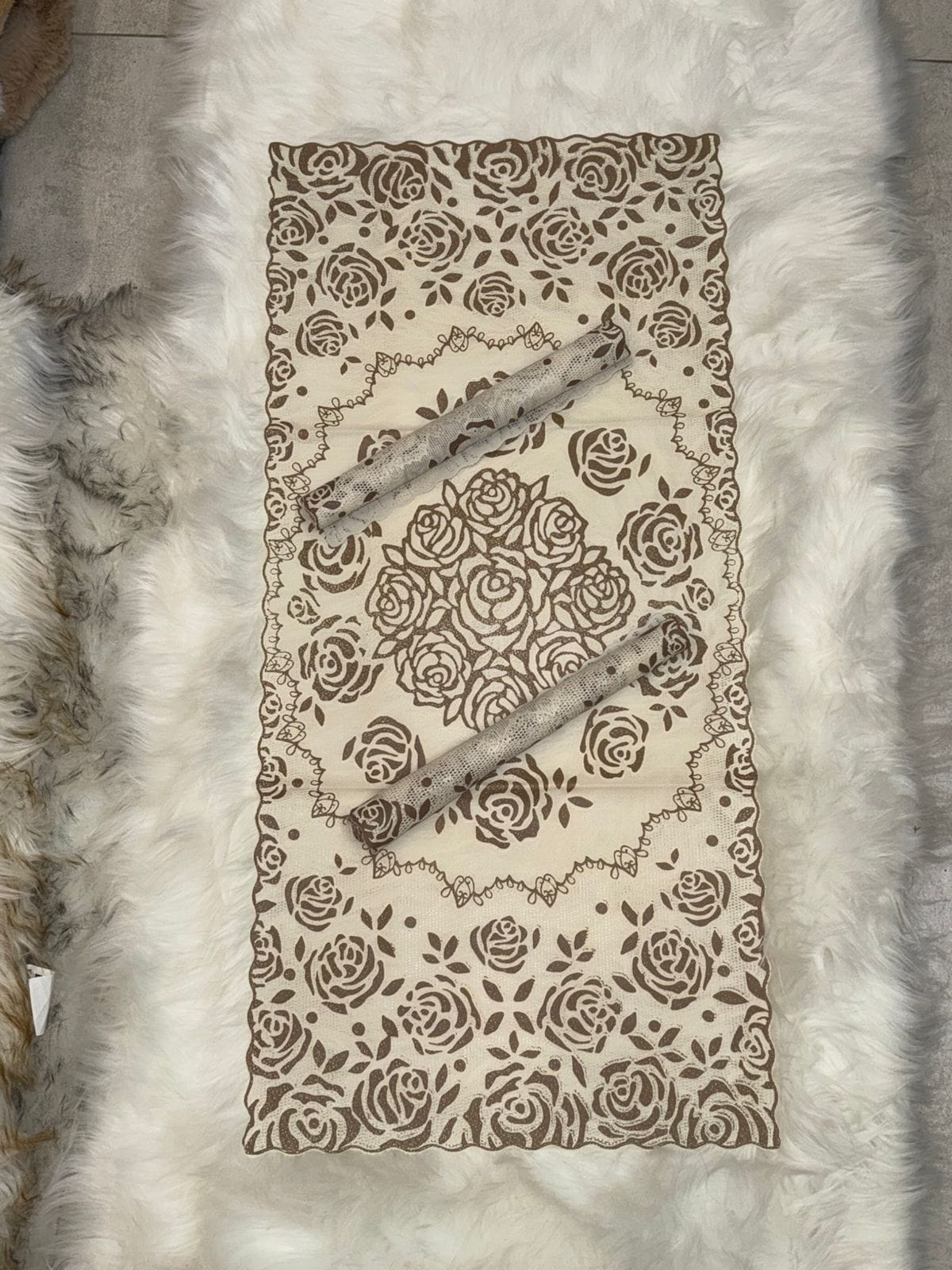 3 PCs Center Table Runner & Mats Set