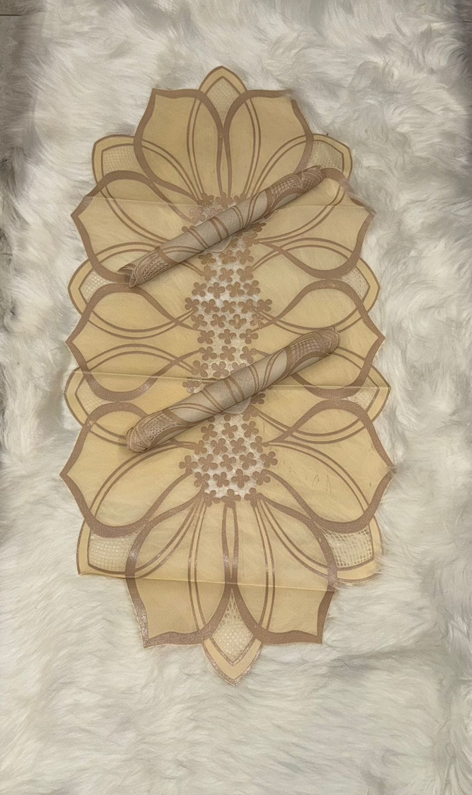 3 PCs Center Table Runner & Mats Set