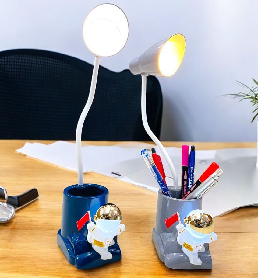 Astronaut Themed Penholder With Dual Lamp
