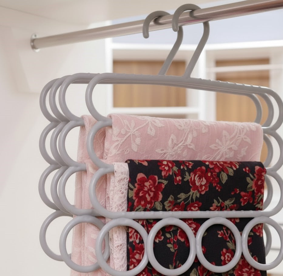 3 LAYER HANGER WITH 5 HOLES